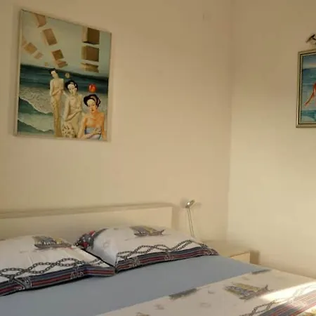 Adriana Apartment Bol