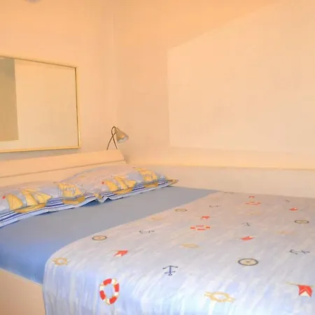 Adriana Apartment Bol